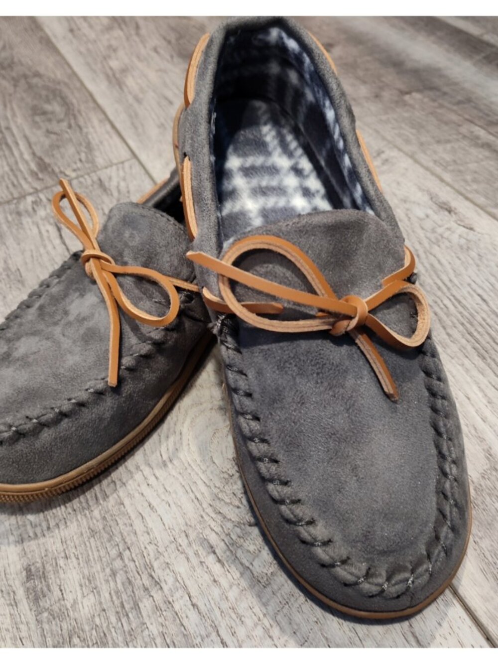 Gray Men Size 8-9 Moc Slipper